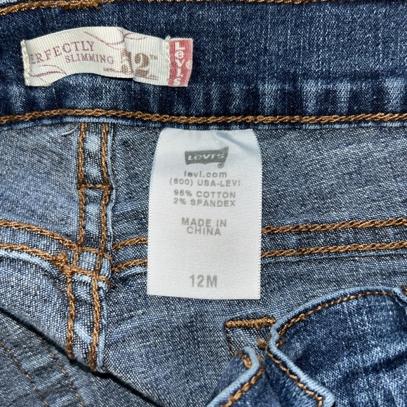 Levi Strauss & Co. Women’s Jeans - Picture 5 of 9
